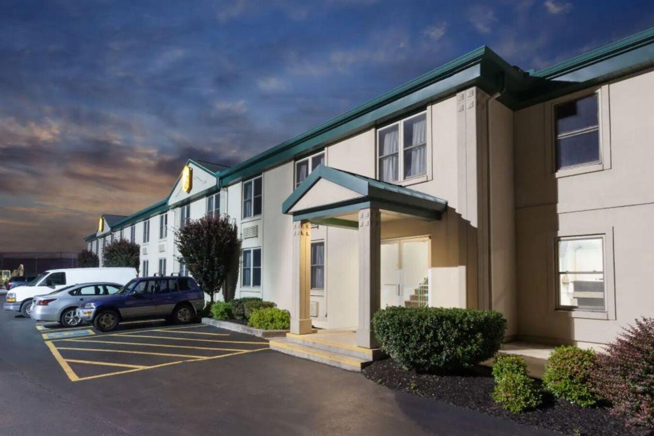 ซูเปอร์ 8 บาย วินด์แฮม แฮร์ริสเบิร์ก เฮอร์ชีย์ เวสต์ Motel ภายนอก รูปภาพ
