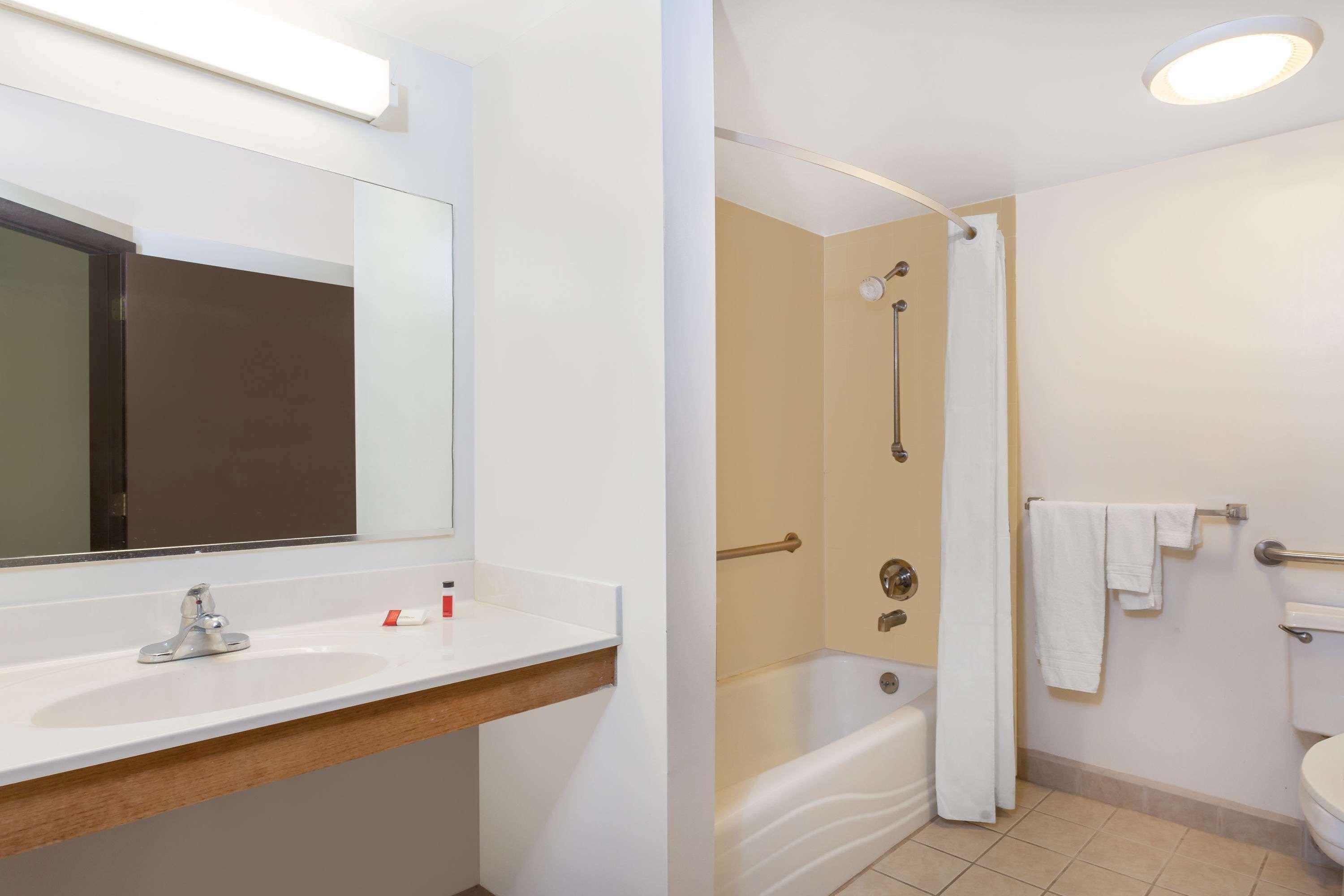 ซูเปอร์ 8 บาย วินด์แฮม แฮร์ริสเบิร์ก เฮอร์ชีย์ เวสต์ Motel ภายนอก รูปภาพ